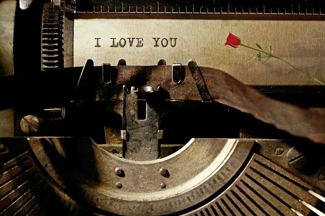 typewriter-1062697_640