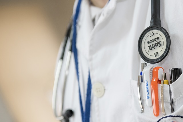 doctor-563428_640 (1)